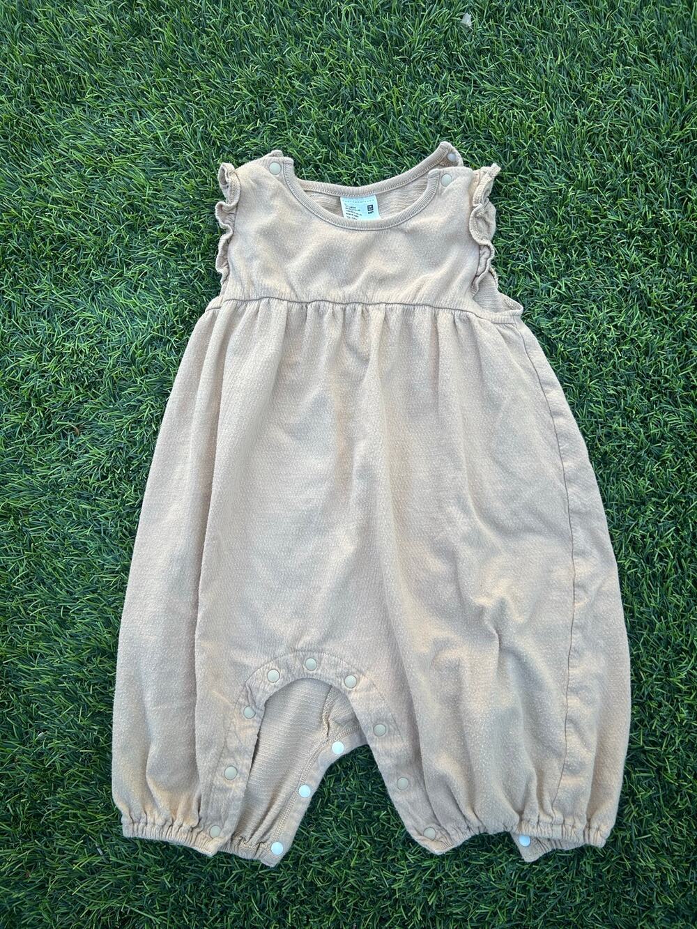 Uniqlo sleeveless frill coverall romper in beige size 12-18 months
